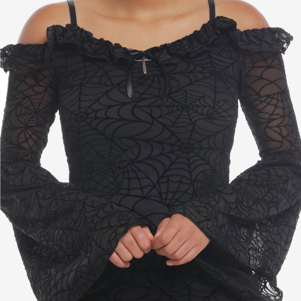 Cosmic Aura Spiderweb‎ Cold Shoulder Bell Sleeve Shirt Hot Topic Halloween